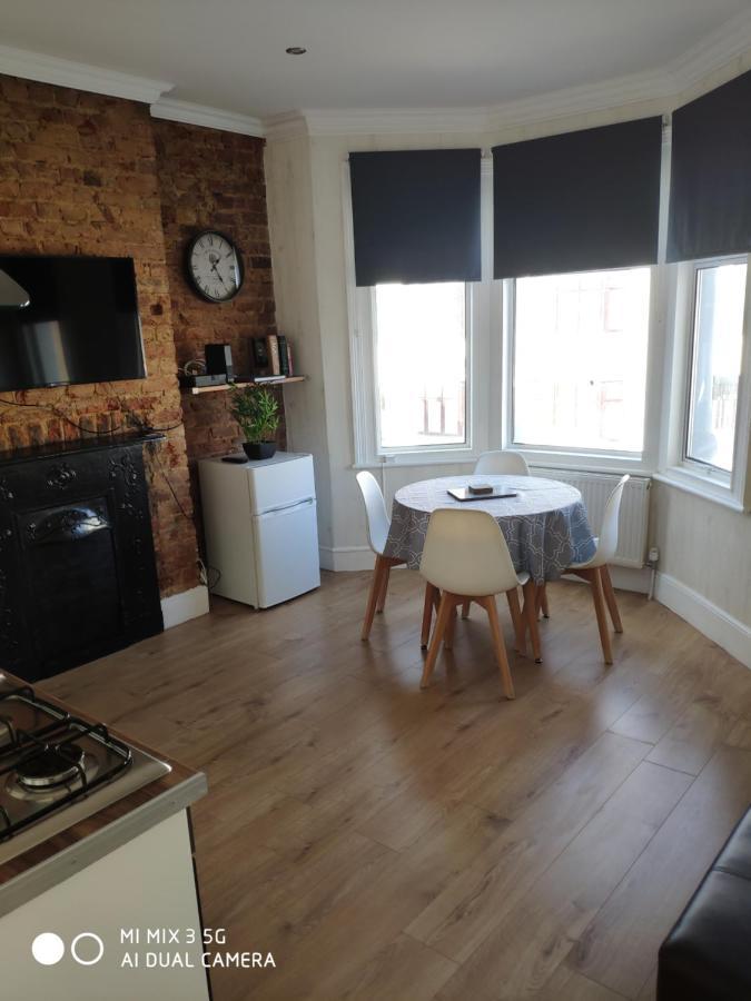 Beresford 1St Floor Seafront Apartment Southend-on-Sea Bagian luar foto