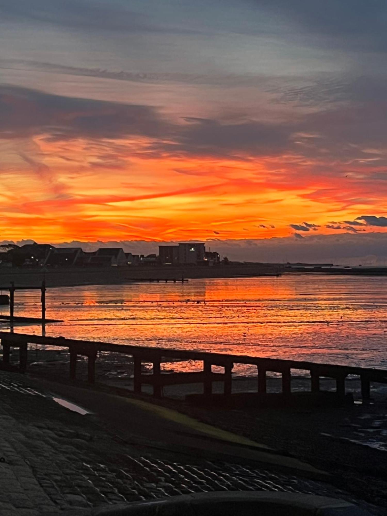 Beresford 1St Floor Seafront Apartment Southend-on-Sea Bagian luar foto